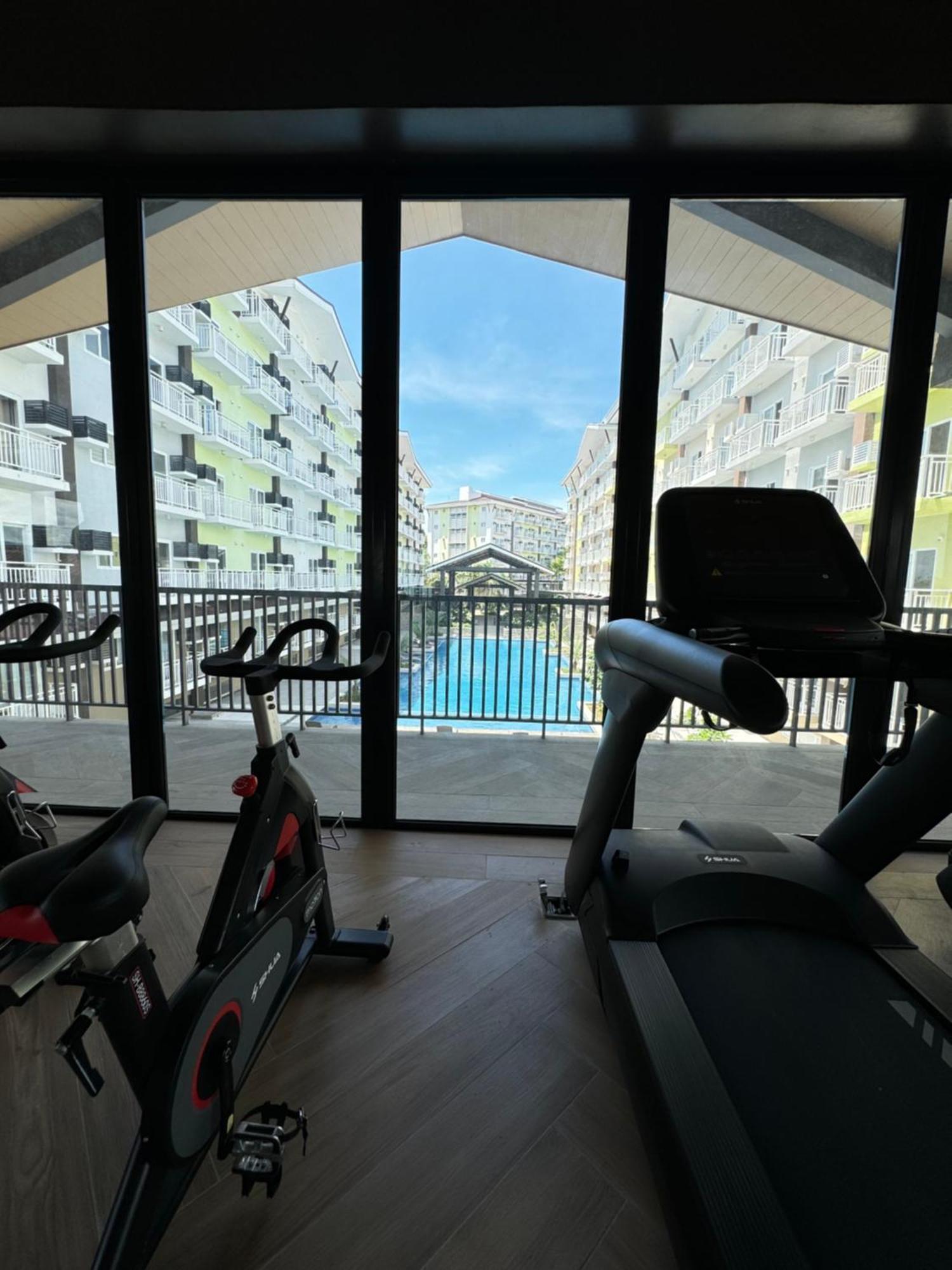 Ania Rooms@Amani Grand Residences Near Airport มักตัน ภายนอก รูปภาพ